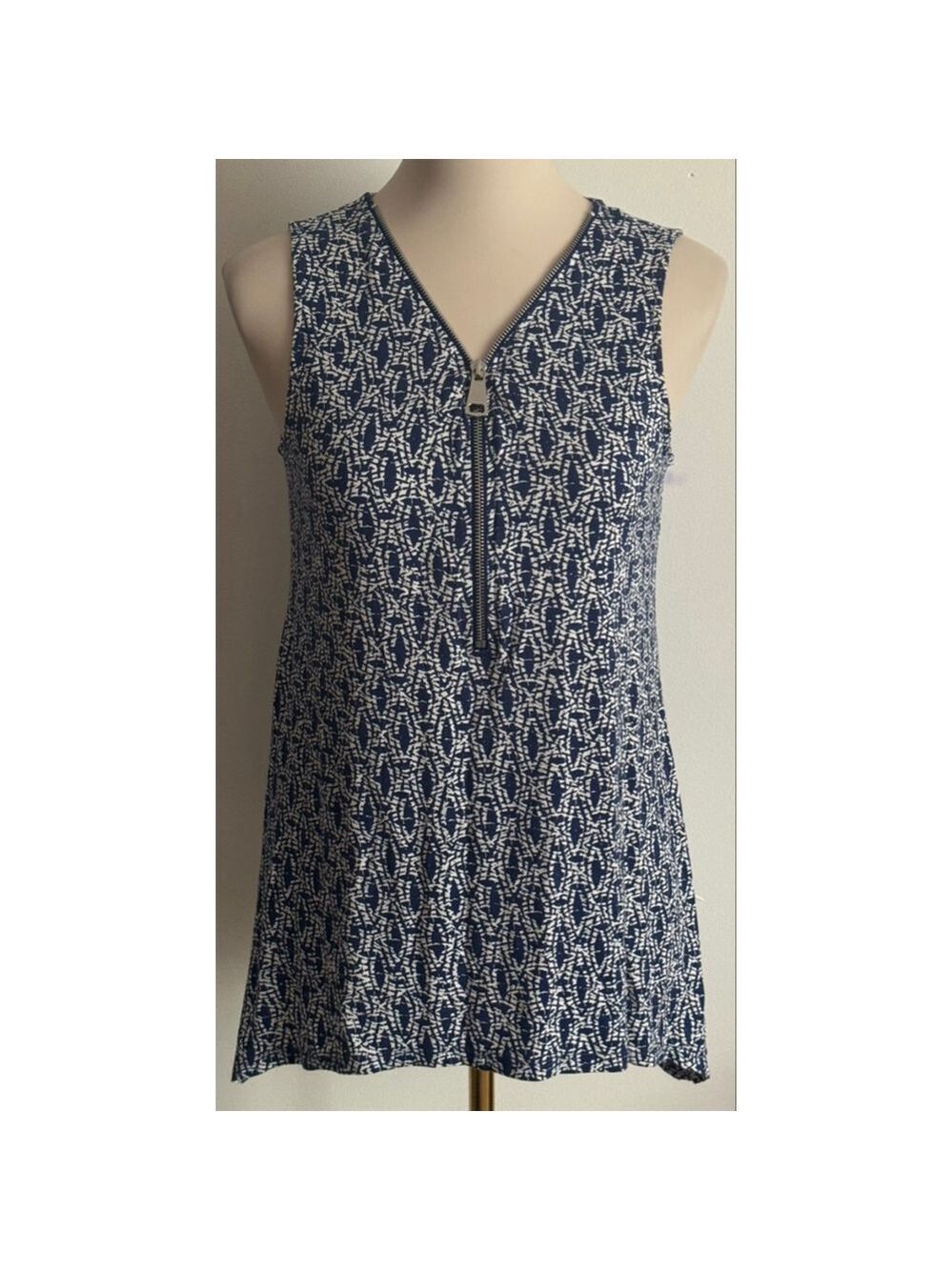 Women's Cable & Gauge Blue & White Patterned Sleeveless Tank Top S